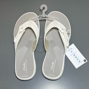 New Womens Clarks Cloudsteppers Breeze Sea Flip Flops Sandals Size 11 White